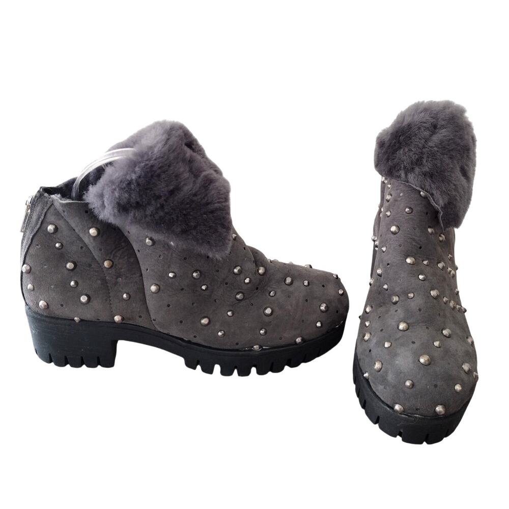 Papucei LIKE-NEW Gray Leather Studded Faux Fur Accent Lug Sole Ankle Boots EU 39